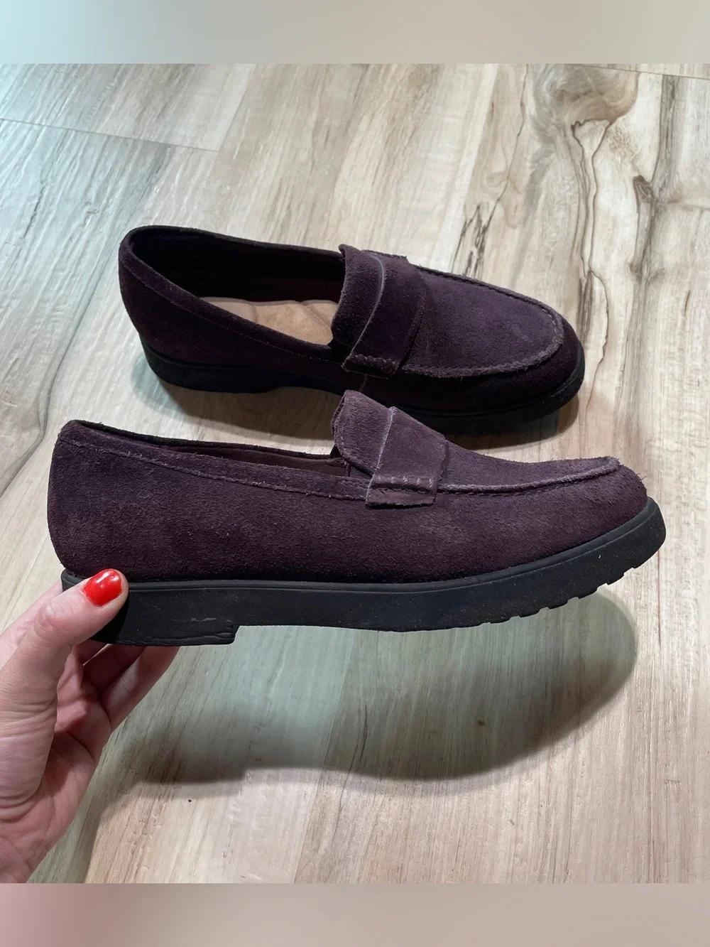 Clark’s comfort casual purple Suede Penny Loafers in Dark Plum women’s size: 7.5